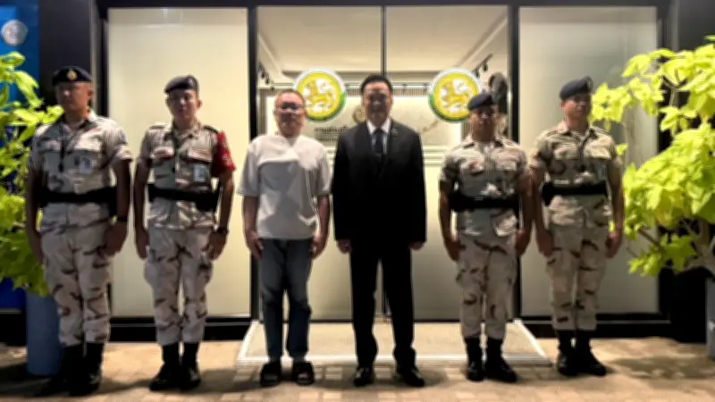 นายกฯ อนุทิน ตรวจเข้มกลางดึกที่กรมส่งเสริมการปกครองท้องถิ่น กำชับห้ามไฟไหม้