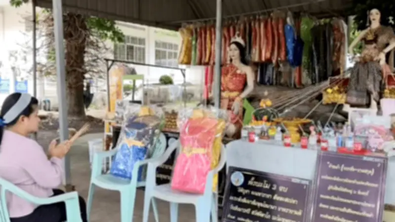 สาวเฮงถวายชุดไทย 5 ชุดแก้บนแม่ตะเคียนทอง หลังถูกหวยหลักแสน